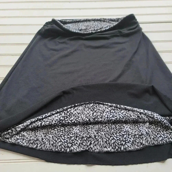 Women's Reversible Stretch Pebble Gray Black Casual Swim Active Skirt S - Picture 7 of 7
